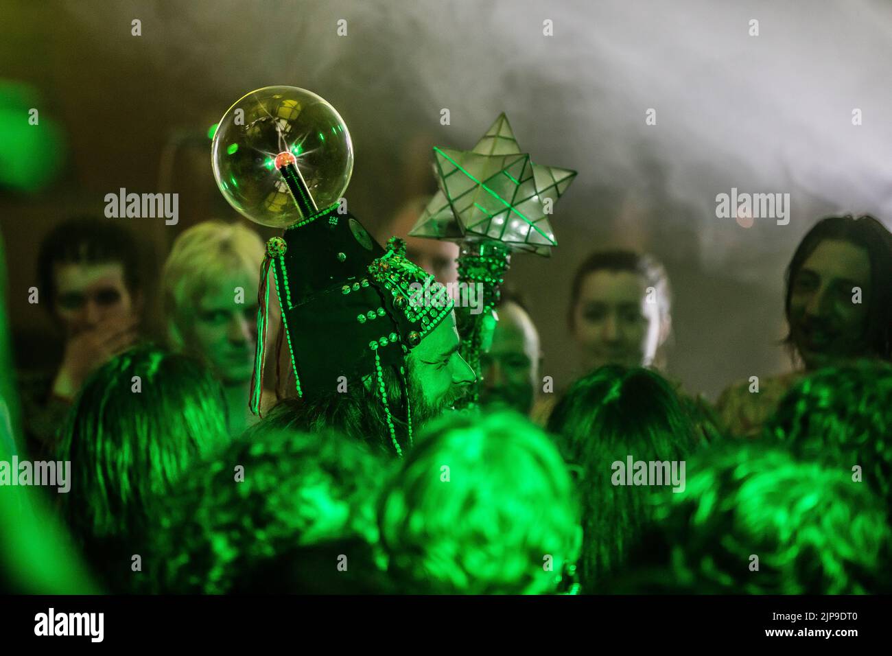 Henge si esibisce al festival Focus Wales 2022 di Wrexham, nel Galles del Nord, il 7th maggio 2022. Foto Stock