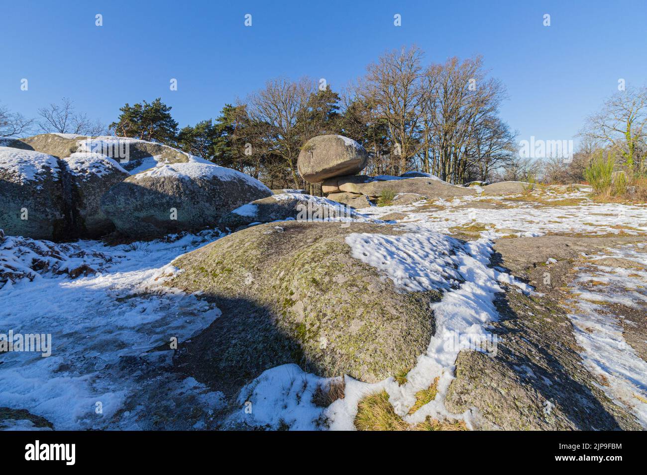 I gruppi rocciosi di Les Pierres Jaumatres si trovano sul Mont Barlot, a sud della città di Boussac nel dipartimento della Creuse, Francia Foto Stock