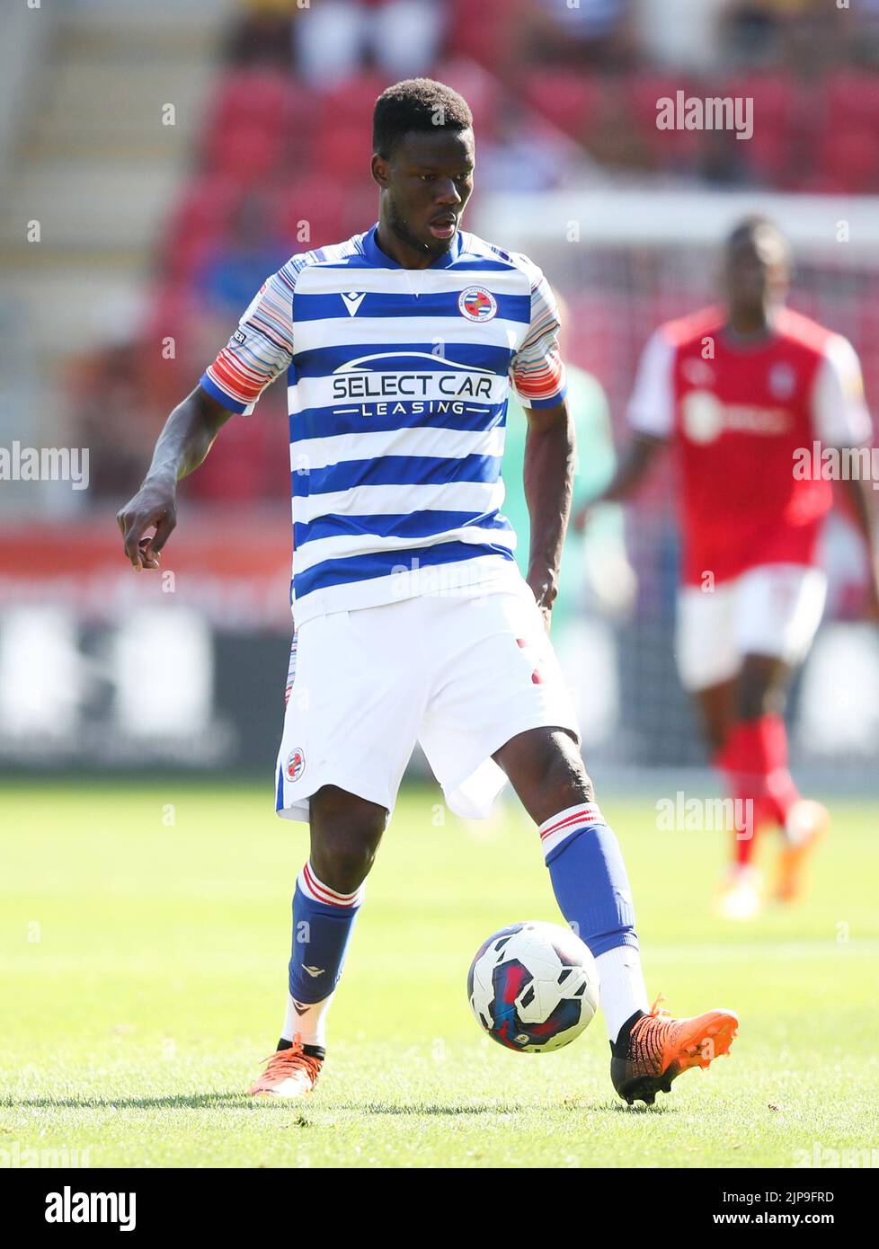 Reading's Mamadou Loum durante la partita del Campionato Sky Bet presso l'AESSEAL New York Stadium, Rotherham. Data immagine: Sabato 13 agosto 2022. Foto Stock