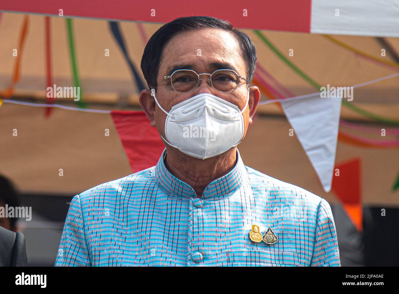 Bangkok, 16/08/2022, il primo ministro tailandese Prayut Chan-o-cha visto come arriva per una riunione settimanale del gabinetto presso la Casa del Governo. I partiti di opposizione faranno una petizione alla Corte costituzionale per risolvere il verdetto sulla controversia legale riguardante il limite di otto anni di mandato di Prayut, che l'opposizione avrebbe dichiarato di terminare entro il 24th agosto 2022. Secondo la costituzione tailandese, la sezione 158 limita il mandato di primo ministro a otto anni. Prayut divenne primo ministro dopo aver guidato il colpo di stato nel 2014 e fu nominato primo ministro sotto l'attuale carta del 2017 nel giugno 2019. Foto Stock