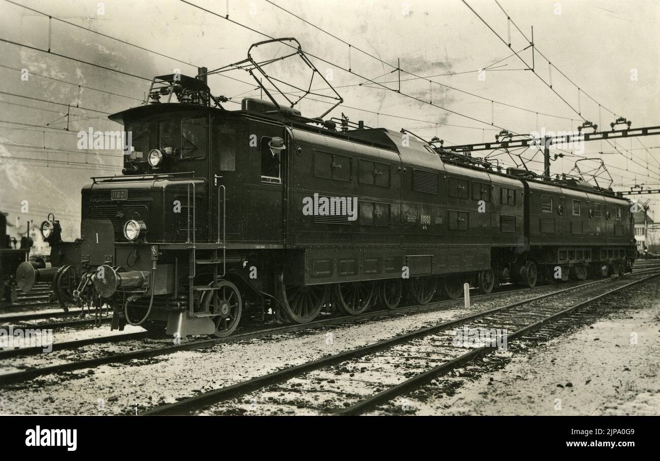 Treni e Tram - Locomotiva SBB-CFF-FFS AE 814 una classe di locomotiva elettronica Foto Stock