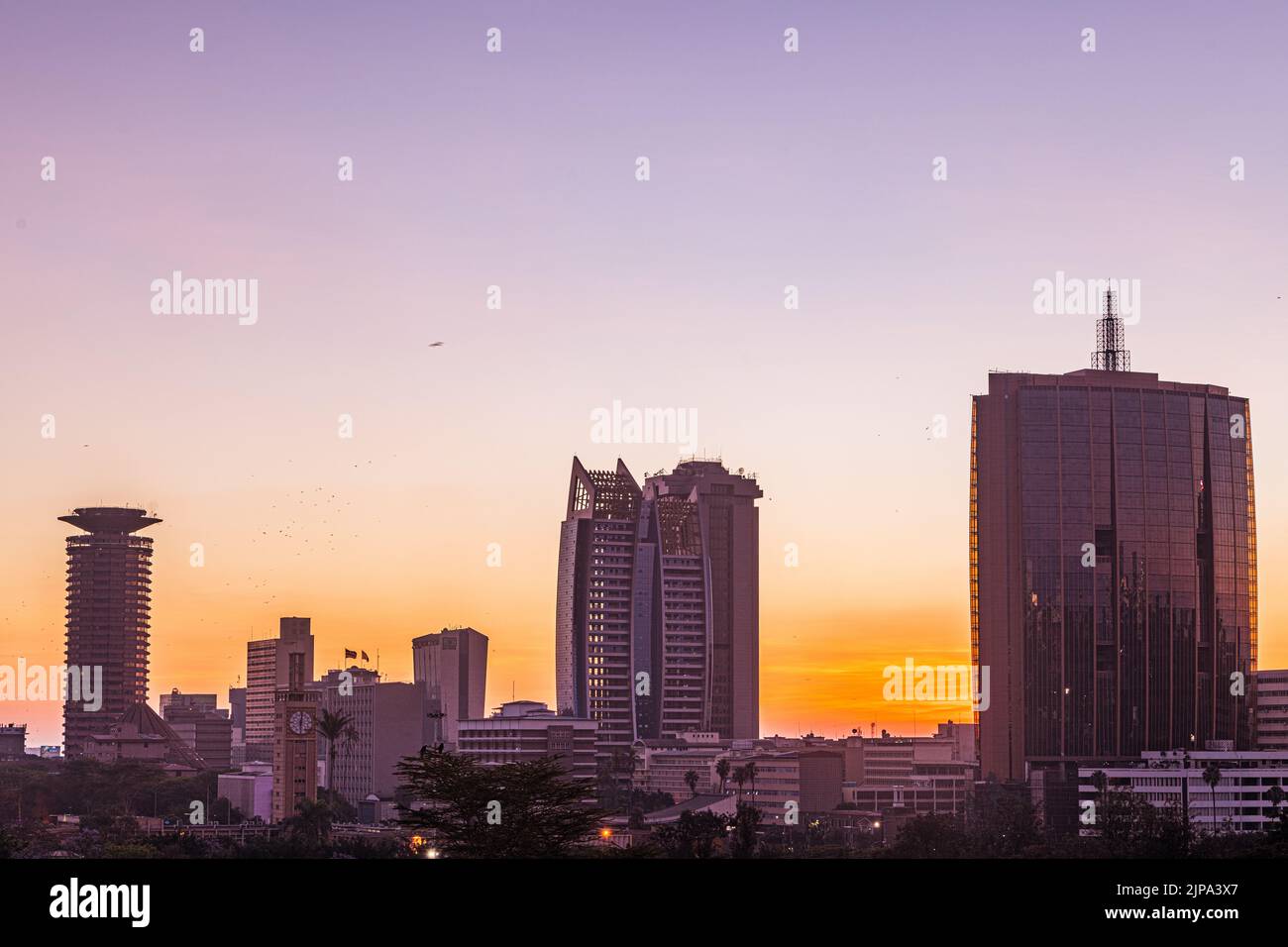 Nairobi City County Kenyas Capital Africa orientale, edificio moderno e alto, skyline, grattacieli, paesaggi urbani, Magical Panoramic South Carolina Foto Stock