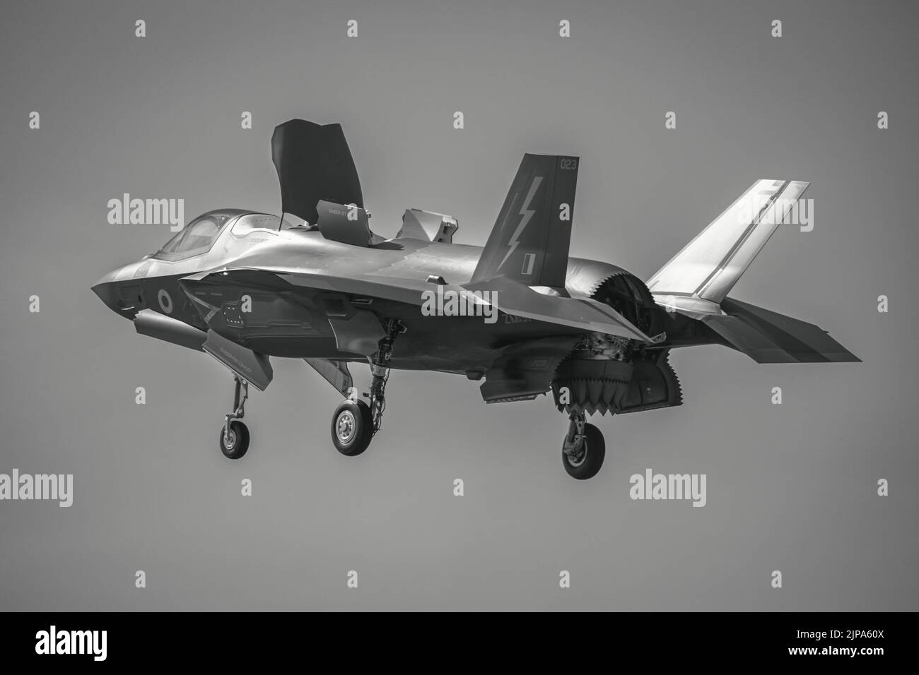 RAF 617 Squadron, Lockheed Martin F-35 Lightning II che ha eseguito un flypast al Royal International Air Tattoo 2022 Foto Stock