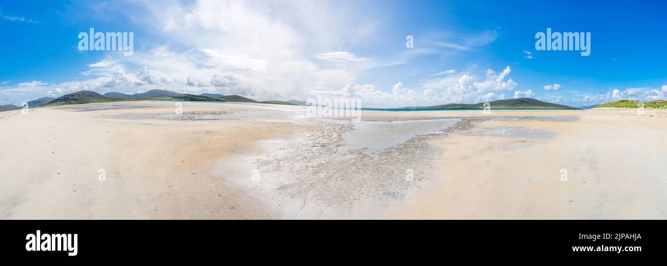 Ampia vista panoramica della spiaggia di Luskentyre Sands sull'isola di Harris, Scozia, Regno Unito Foto Stock