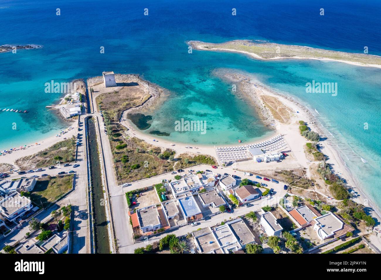 Veduta aerea di porto cesareo e dell'isola del cuore. Puglia, italia Foto Stock