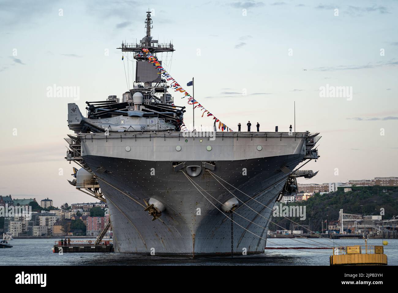 USS Kearsarge nel porto di Stoccolma nel 2022 durante l'esercizio NATO dei Balts Foto Stock