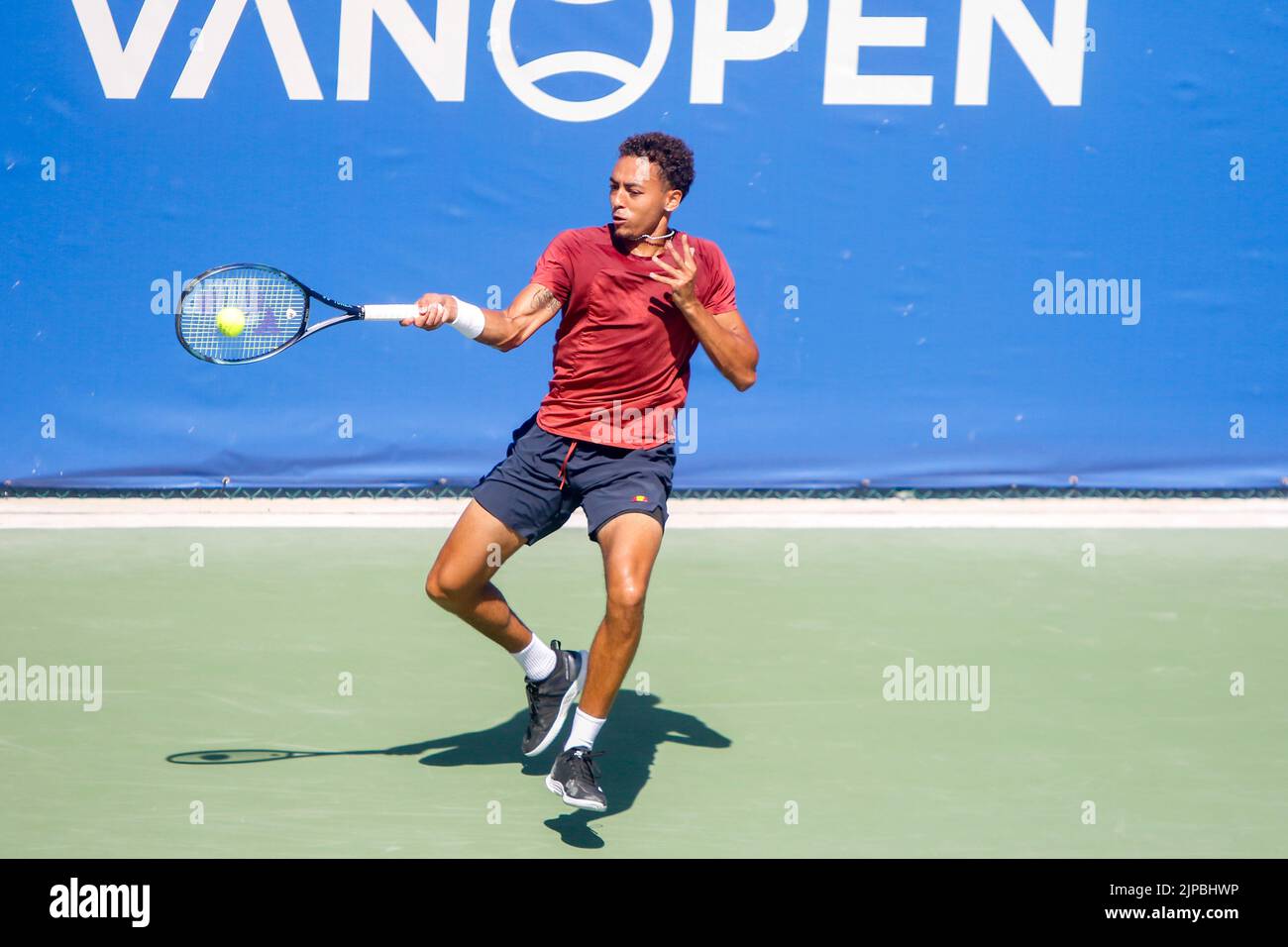 15 agosto 2022, West Vancouver, British Columbia, Vancouver, BC, Canada: VANCOUVER, BC - 15 AGOSTO: Ulises Blanch degli Stati Uniti ritorna nella sua partita contro Omni Kumar degli Stati Uniti durante il secondo giorno del 2022° Odlum Brown VanOpen all'Hollyburn Country Club il 15 agosto 2022, a West Vancouver, British Columbia, Canada. (Credit Image: © Clelio Tomaz/PX Imagens via ZUMA Press Wire) Foto Stock