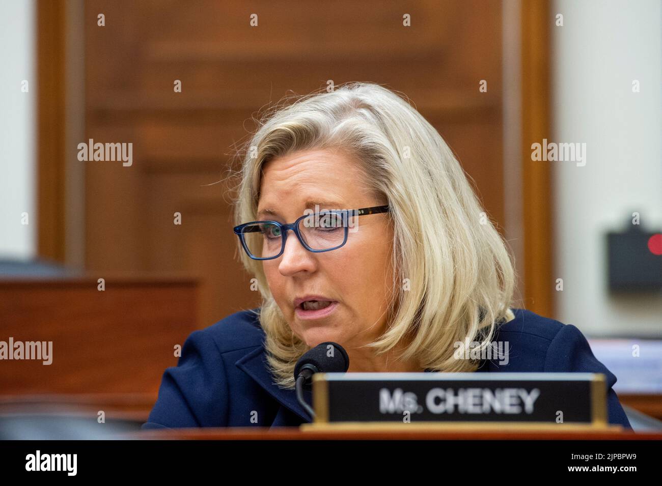 Il Rappresentante degli Stati Uniti Liz Cheney (Repubblicano del Wyoming) si interroga sul panel durante un'audizione della Camera Armed Services Committee sul tema "terminare la Missione militare degli Stati Uniti in Afghanistan" nel Rayburn House Office Building di Washington, DC, mercoledì 29 settembre 2021. Credito: Rod Lammey/Pool tramite CNP /MediaPunch Foto Stock