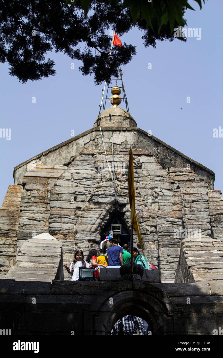 Il Tempio di Shankaracharya o Tempio di Jyeshteshwara è un tempio indù situato sulla cima della collina di Shankaracharya sulla catena montuosa di Srinag Foto Stock