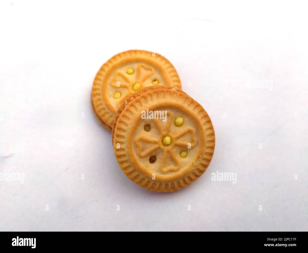 biscotti freschi croccanti isolati su sfondo bianco Foto Stock