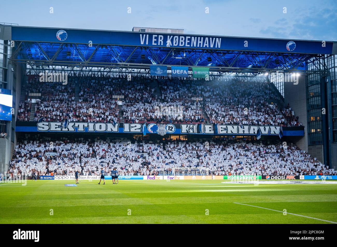 Copenaghen, Danimarca. 16th ago, 2022. Gli appassionati di calcio del FC  Copenhagen hanno visto sugli stand durante la partita di qualificazione  della UEFA Champions League tra il FC Copenhagen e Trabzonspor al