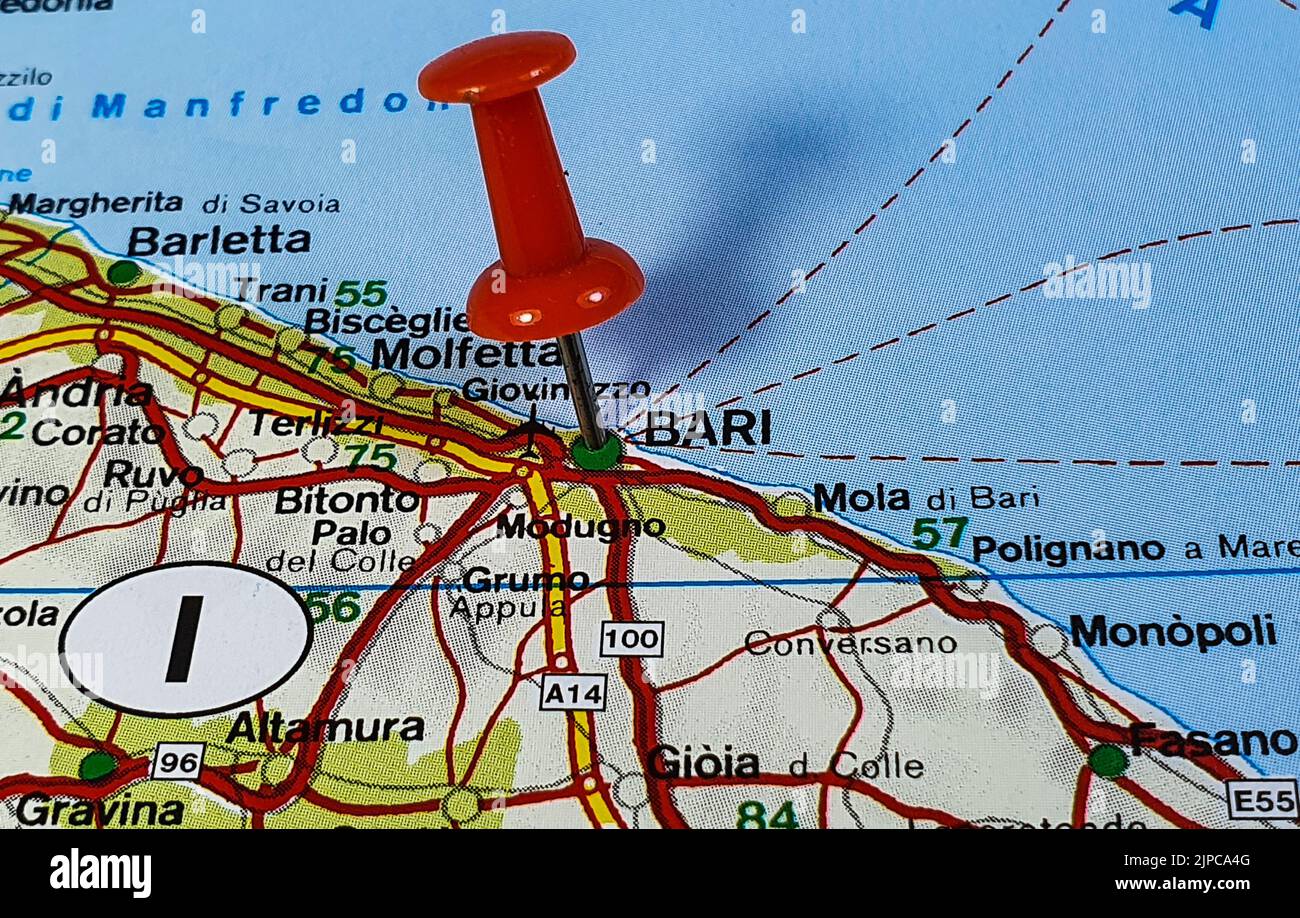 Una posizione della città di Bari fissata su una mappa Foto Stock
