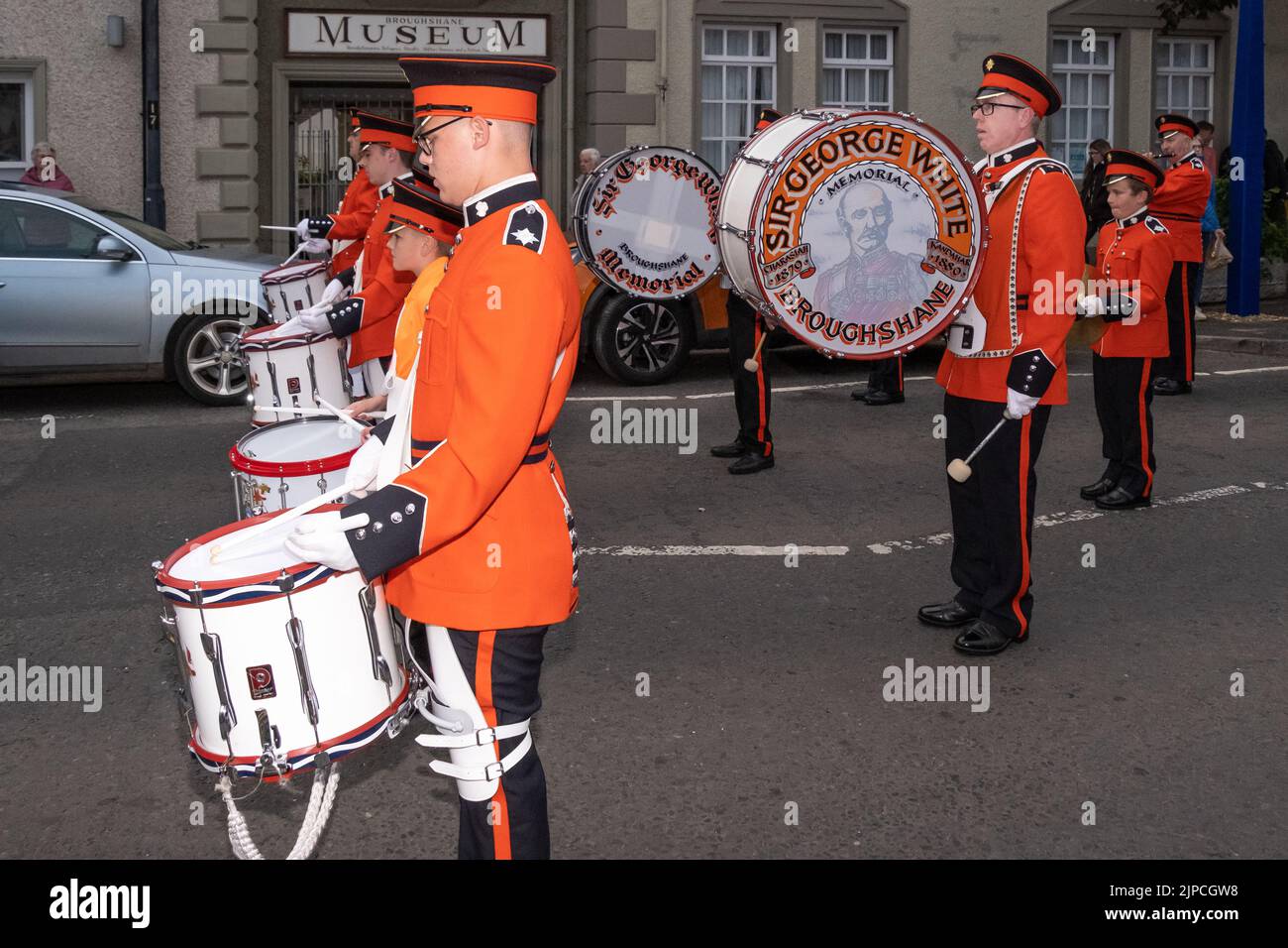 Sir George White Memorial Flute Band al Braid District mini-dodicesima parata dell'ordine arancione Broughshane, Irlanda del Nord - 6 luglio 2022 Foto Stock