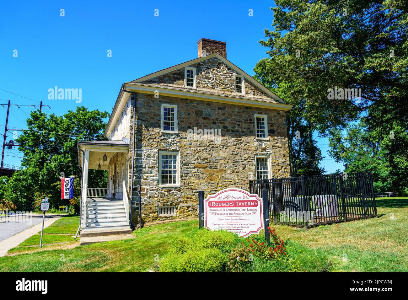 Perryville, MD, USA – 13 agosto 2022: La Rodgers’ Tavern, dove George Washington si fermò spesso, si trova ancora sulla Old Post Road. Foto Stock