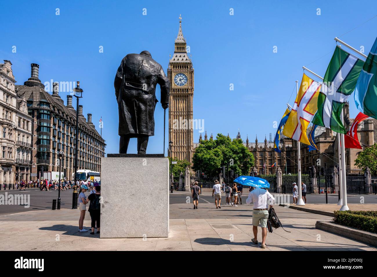 La Statua di Winston Churchill in Parliament Square, Londra, Regno Unito Foto Stock