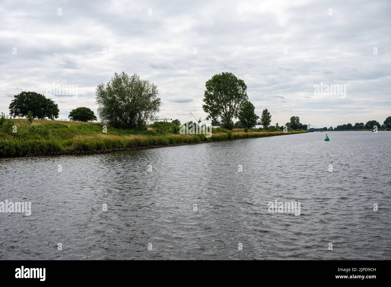 Il Maas Bergsche e dintorni verdi intorno a Heusden, Paesi Bassi Foto Stock