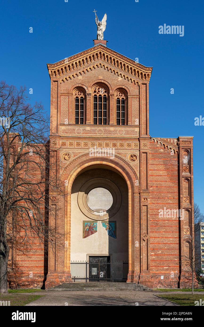 berlin mitte, chiesa in mattoni, sankt-michael-kirche, michaelkirchplatz, mitte, chiesa di mattoni Foto Stock
