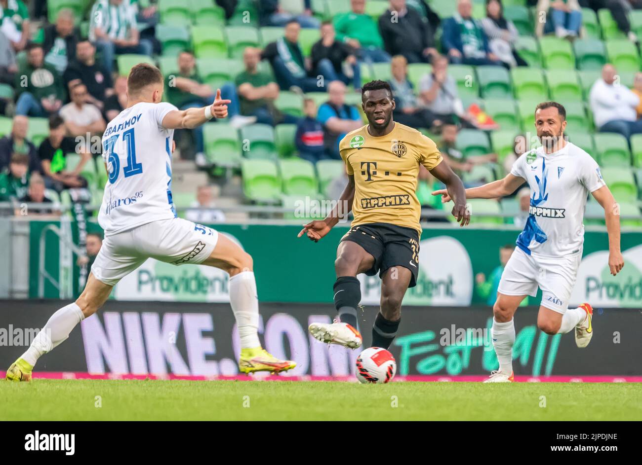 Budapest, Ungheria – 4 maggio 2022. Ferencvaros centrocampista Anderson Esiti in azione durante la partita Ungherese OTP Bank Liga Gameweek 31 Ferencvaros vs Zalae Foto Stock