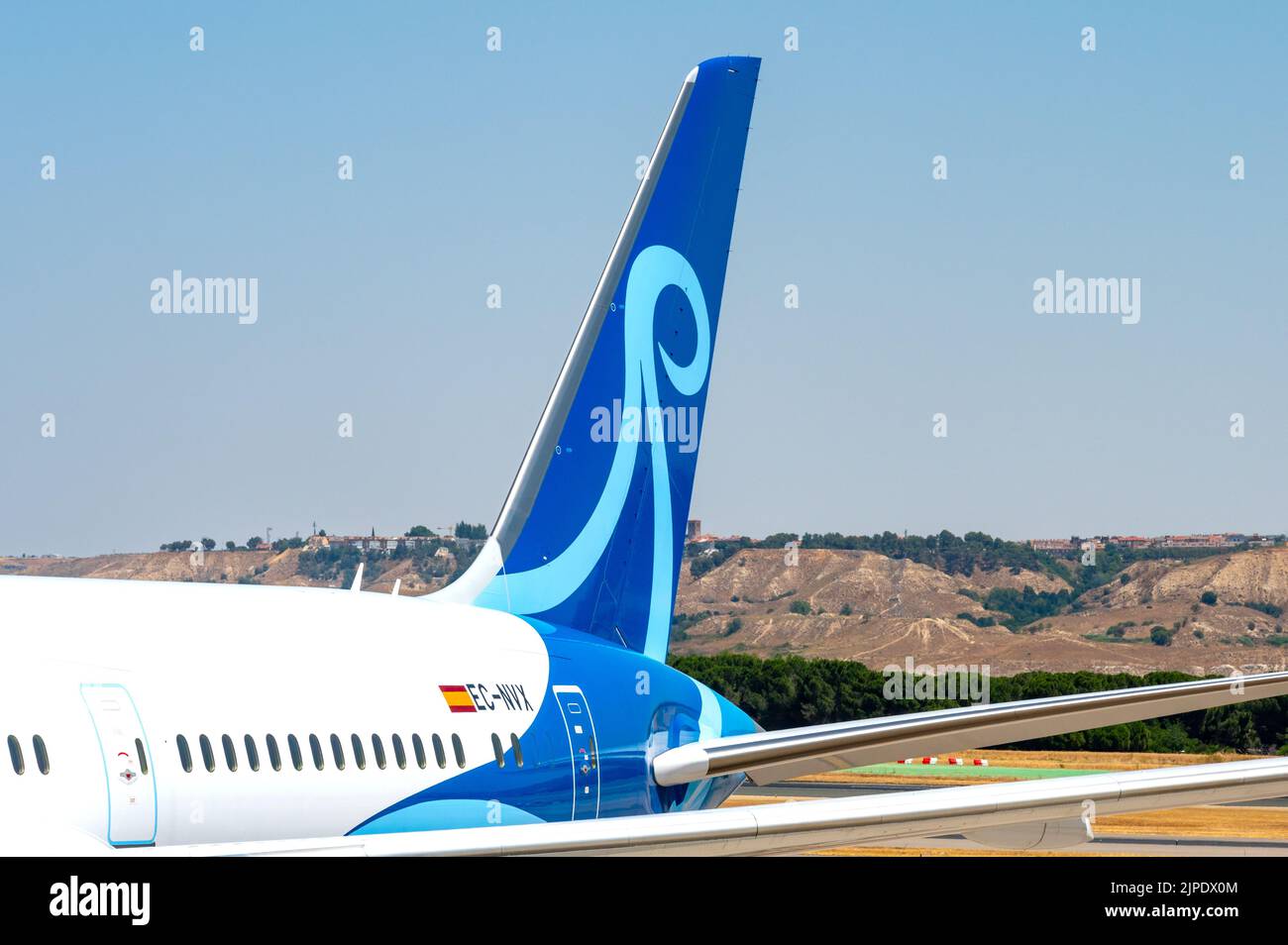 Logo di Norse Atlantic Airways nella coda dell'aereo visto in un aeroporto spagnolo Foto Stock