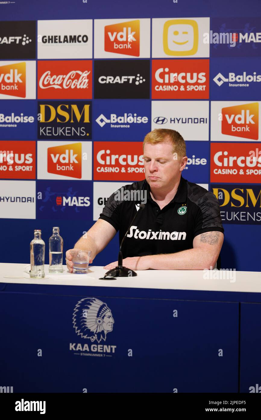 Neil Lennon, il capo allenatore di Omonia, ha illustrato nel corso di una conferenza stampa della squadra di calcio cipriota Omonia Nicosia, mercoledì 17 agosto 2022 a Gent. Domani Omonia giocherà la squadra belga KAA Gent nel gioco per il concorso UEFA Europa League. BELGA FOTO KURT DESPLENTER Foto Stock