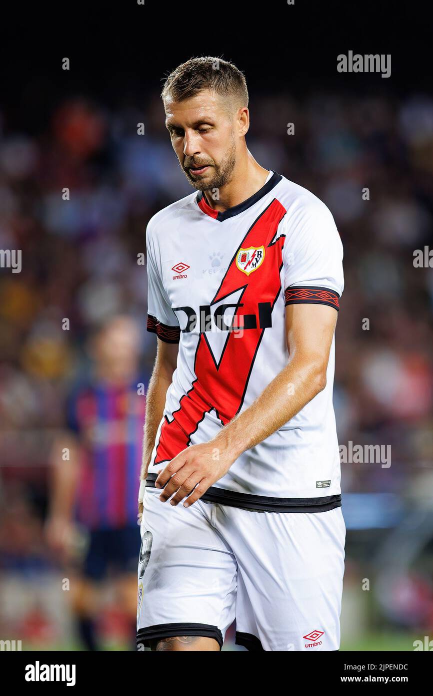 BARCELLONA - AGOSTO 13: Florian Lejeune in azione durante la partita di LaLiga tra FC Barcelona e Rayo Vallecano allo Stadio Spotify Camp Nou di Augusta Foto Stock