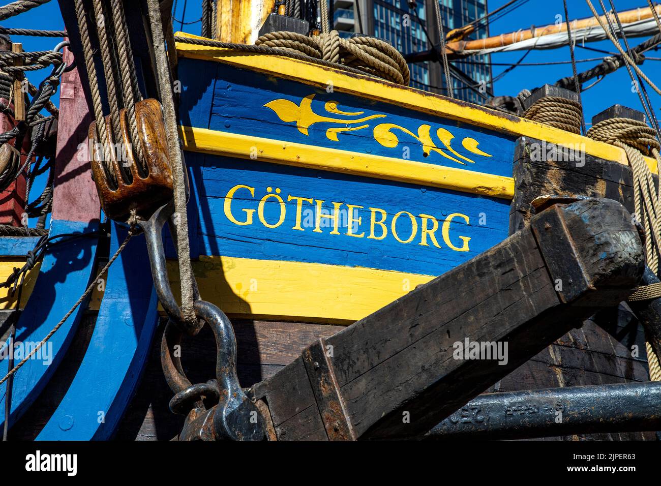 10 agosto 2022, Londra, Regno Unito - Götheborg di Svezia, la più grande nave a vela oceanica in legno attraccata a Canary Wharf South Dock durante il viaggio verso l'Asia Foto Stock