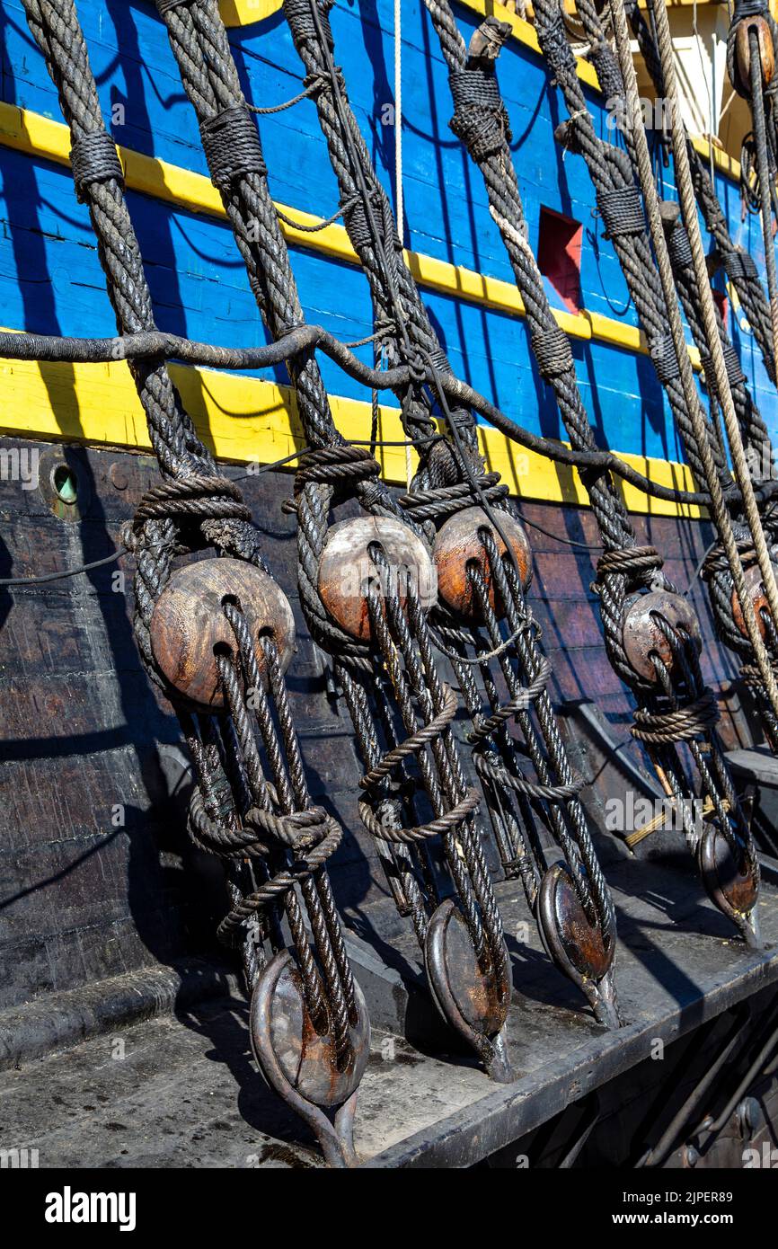 10 agosto 2022, Londra, Regno Unito - Götheborg di Svezia, la più grande nave a vela oceanica in legno attraccata a Canary Wharf South Dock durante il viaggio verso l'Asia Foto Stock