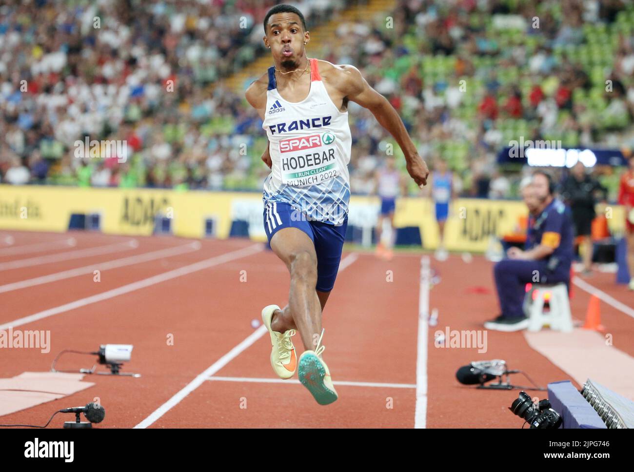 Enzo Hodebar di Francia durante l'Atletica, Triplo Jump maschile ai Campionati europei di Monaco 2022 il 17 agosto 2022 a Monaco di Baviera, Germania - Foto: Laurent Lairys/DPPI/LiveMedia Foto Stock