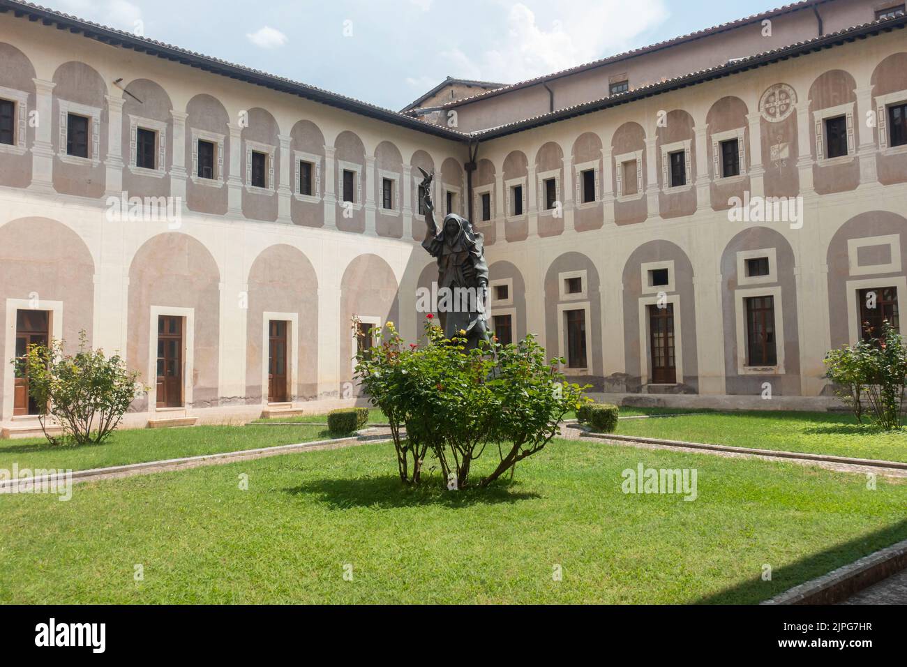 Subiaco, Lazio - 2022 agosto - Monastero di Santa Scolastica, uno degli anni '12 fondato da San Benedetto Foto Stock