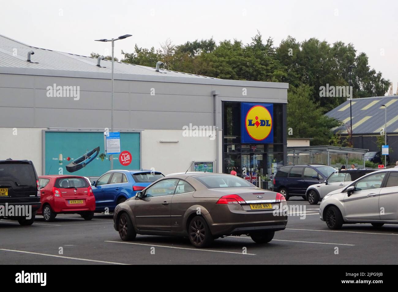 Una filiale del supermercato Lidl nel sobborgo di South Gosforth, Newcastle upon Tyne, Regno Unito Foto Stock