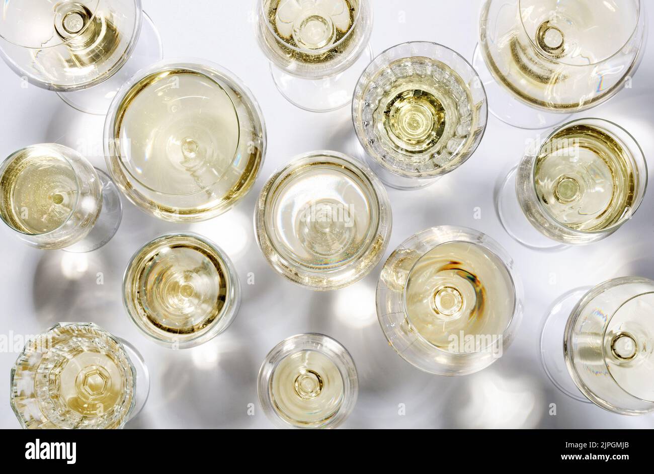 vino bianco, bicchiere da vino, vini bianchi, bicchieri Foto Stock