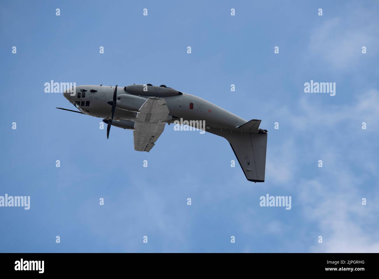 L'Aeronautica militare Italiana Alenia C27J Spartan Transport dimostra le sue elevate prestazioni al Royal International Air Tattoo Foto Stock