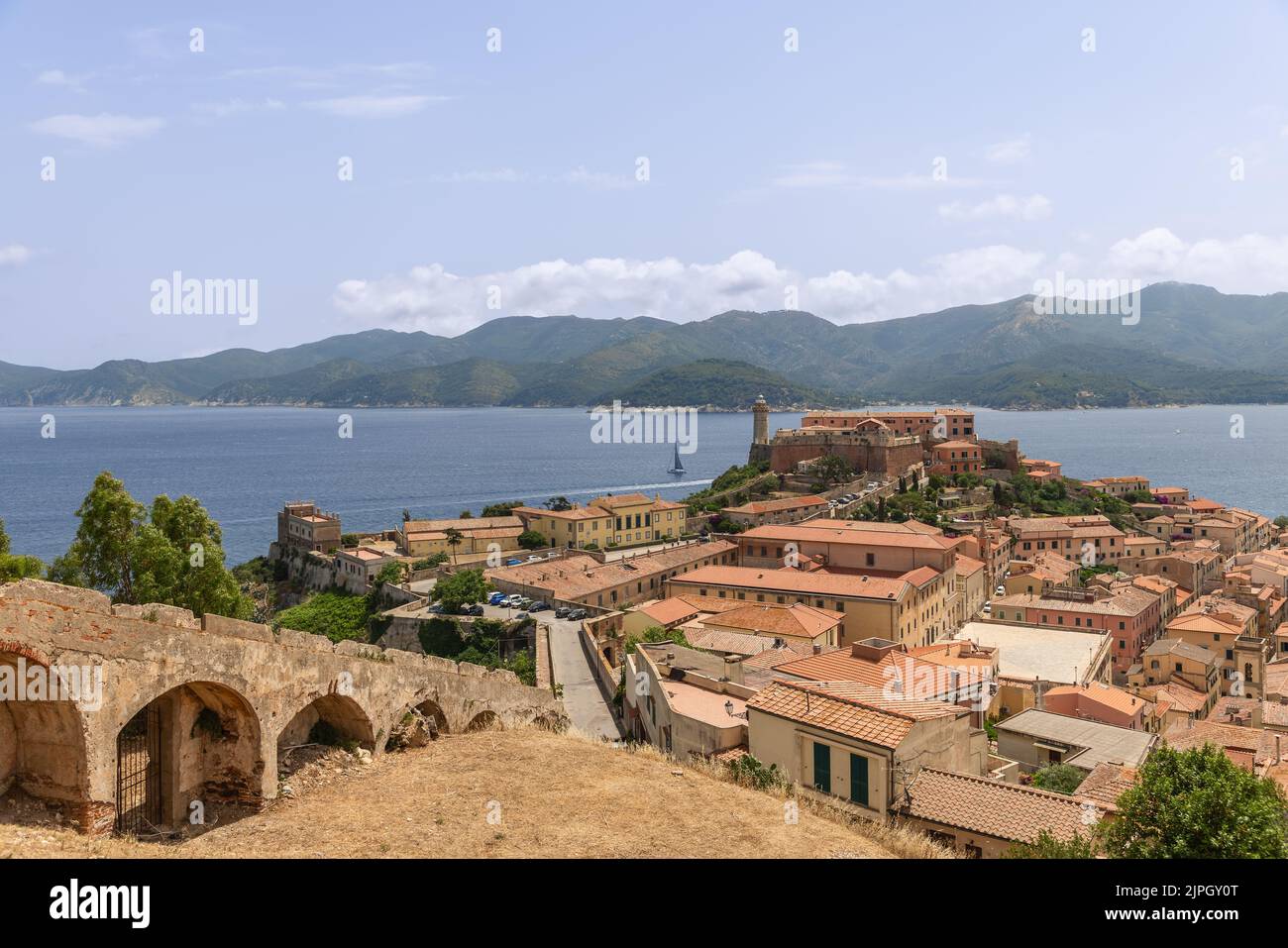 Forte Stella e Forte Falcone sono le parti principali delle fortificazioni Medicee costruite nel XVI secolo, provincia di Livorno, Isola d'Elba, Italia Foto Stock