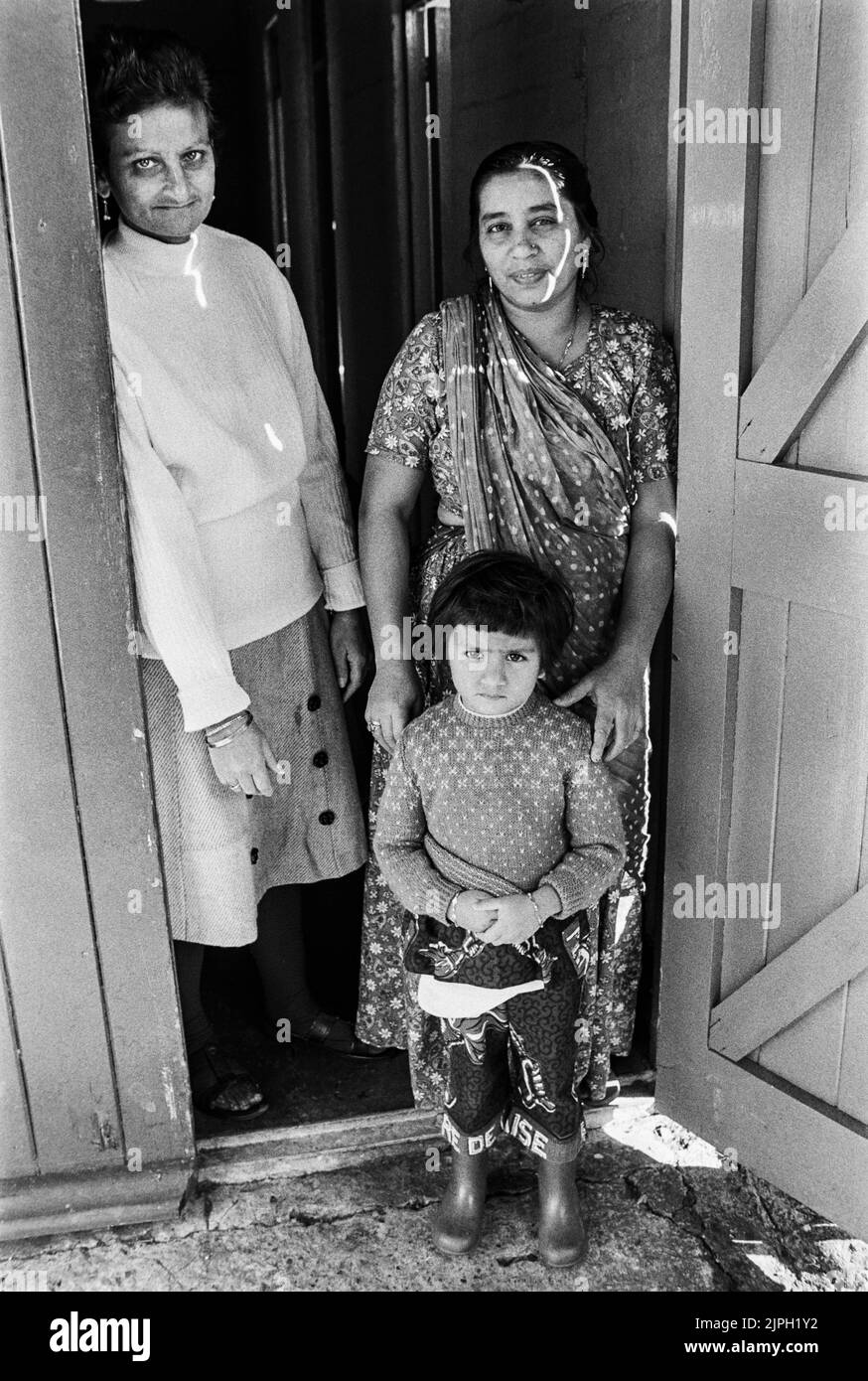 Rifugiati ugandesi asiatici a Plasterdown Camp Dartmoor Devon due donne e un child1972 Foto Stock