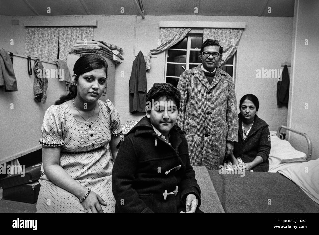 Rifugiati ugandesi asiatici nella famiglia Plasterdown Camp Dartmoor Devon nella loro stanza 1972 Foto Stock