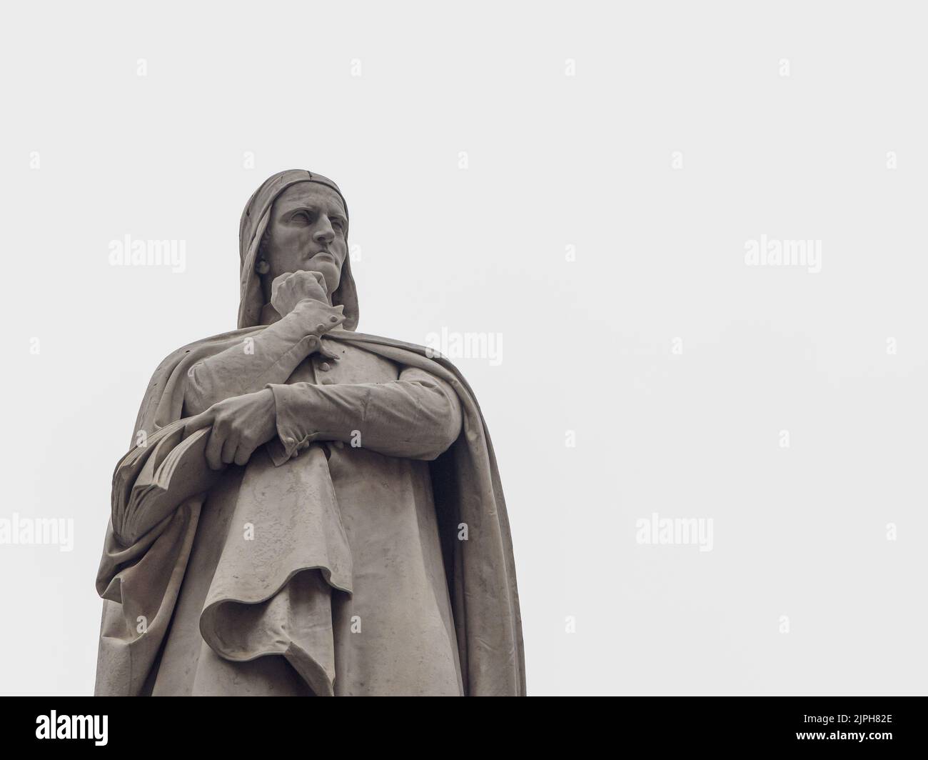 Particolare del monumento Dante Alighieri al centro di Piazza dei Signori, a Verona (19th ° secolo), con spazio copia - città di Verona - Italia settentrionale, de Foto Stock
