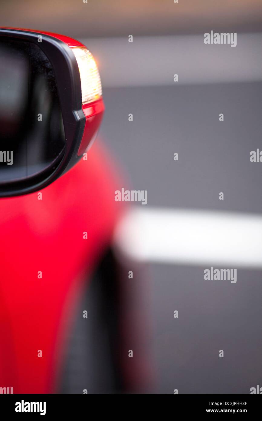 Vista laterale dello specchietto e spia lampeggiante Foto Stock