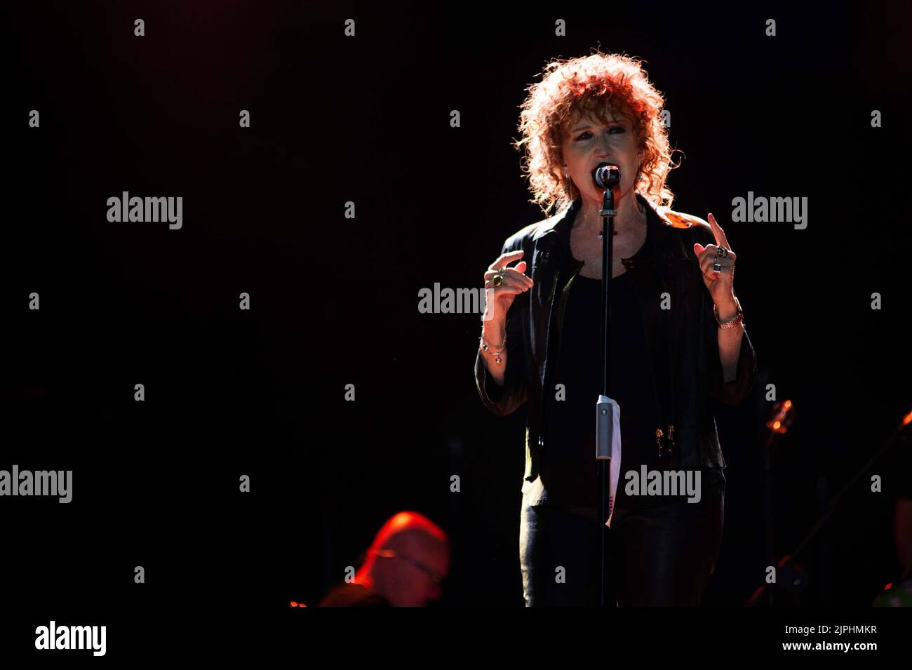 Fiorella Mannoia durante FIORELLA MANNOIA - LA VERSIONE DI FIORELLA TOUR ESTATE, cantante italiana Concerto di Musica a Maiori (SA), Italia, agosto 17 2022 Foto Stock