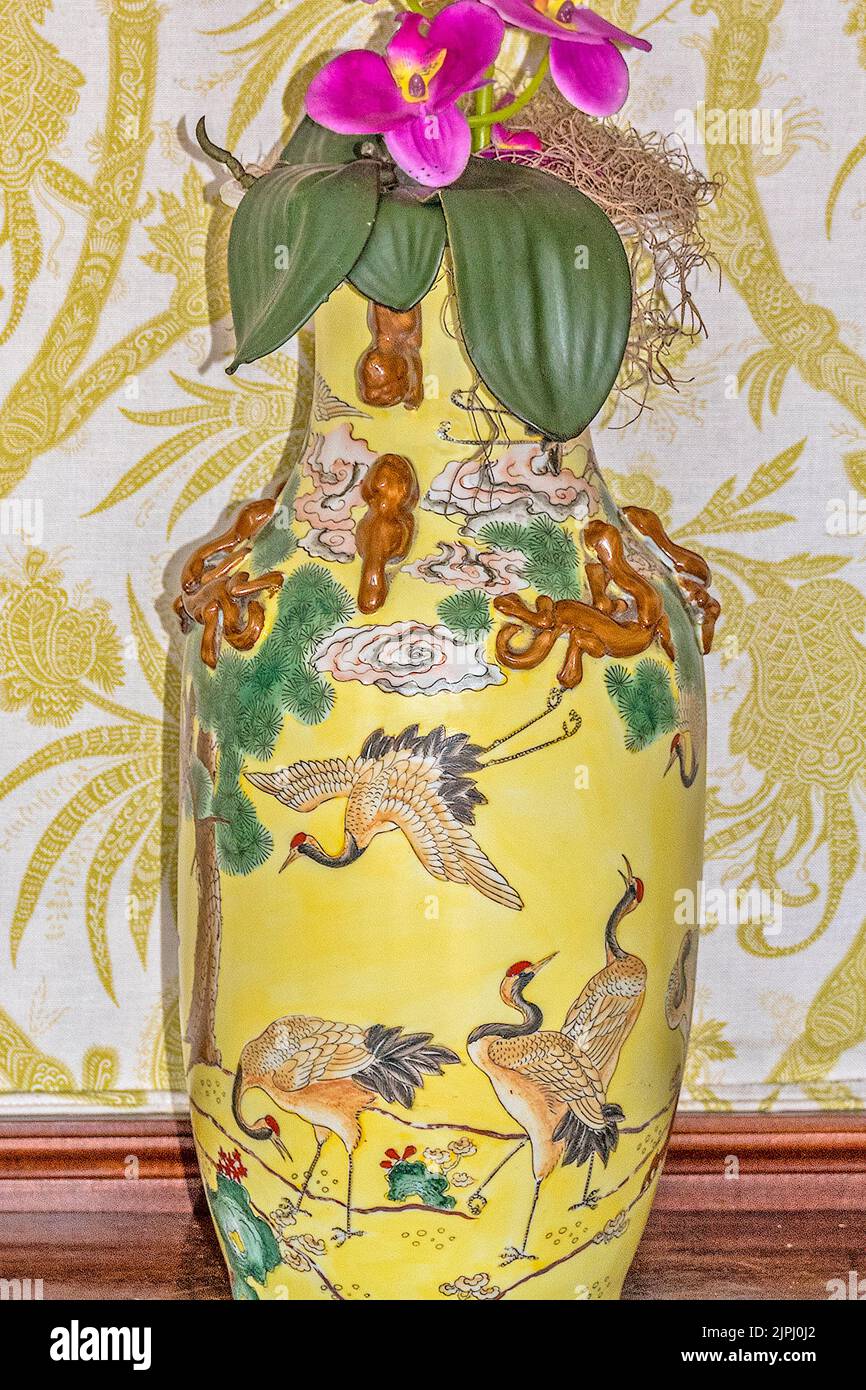 Vaso orientale con Orchidea, Foto Stock