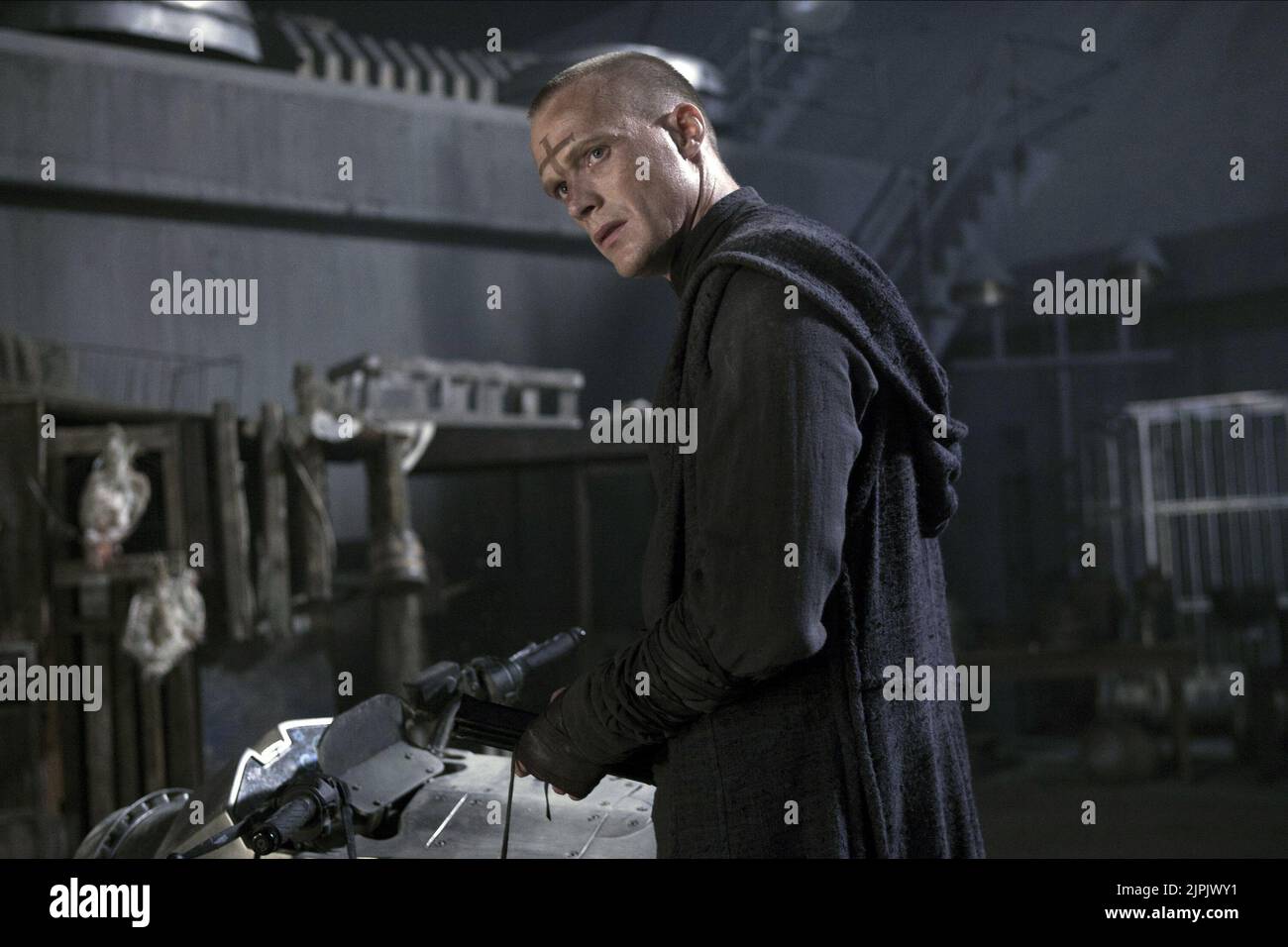 PAUL BETTANY, sacerdote, 2011 Foto Stock