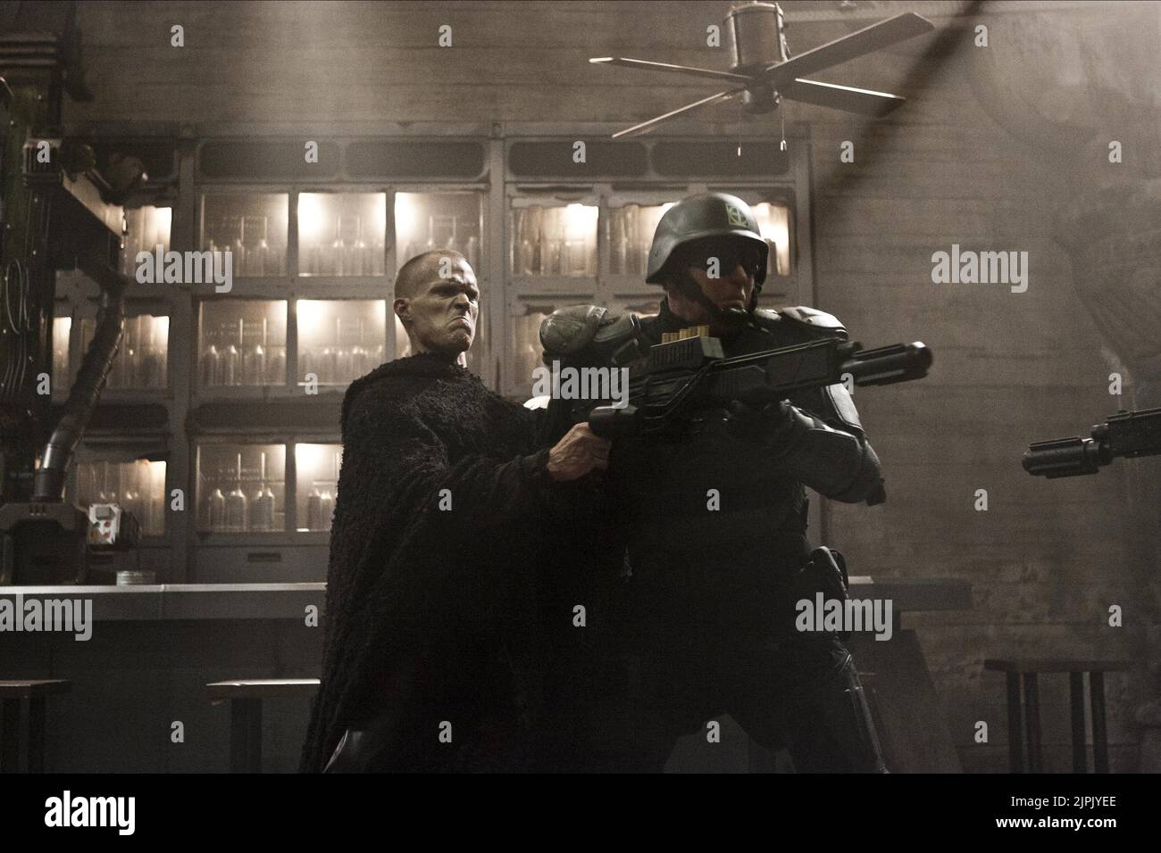 PAUL BETTANY, sacerdote, 2011 Foto Stock