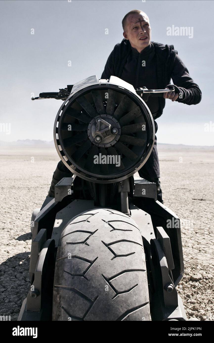 PAUL BETTANY, sacerdote, 2011 Foto Stock