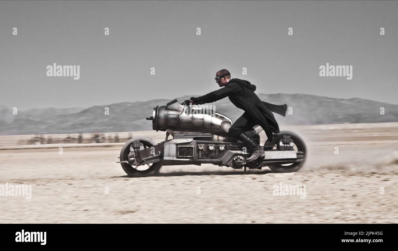 PAUL BETTANY, sacerdote, 2011 Foto Stock