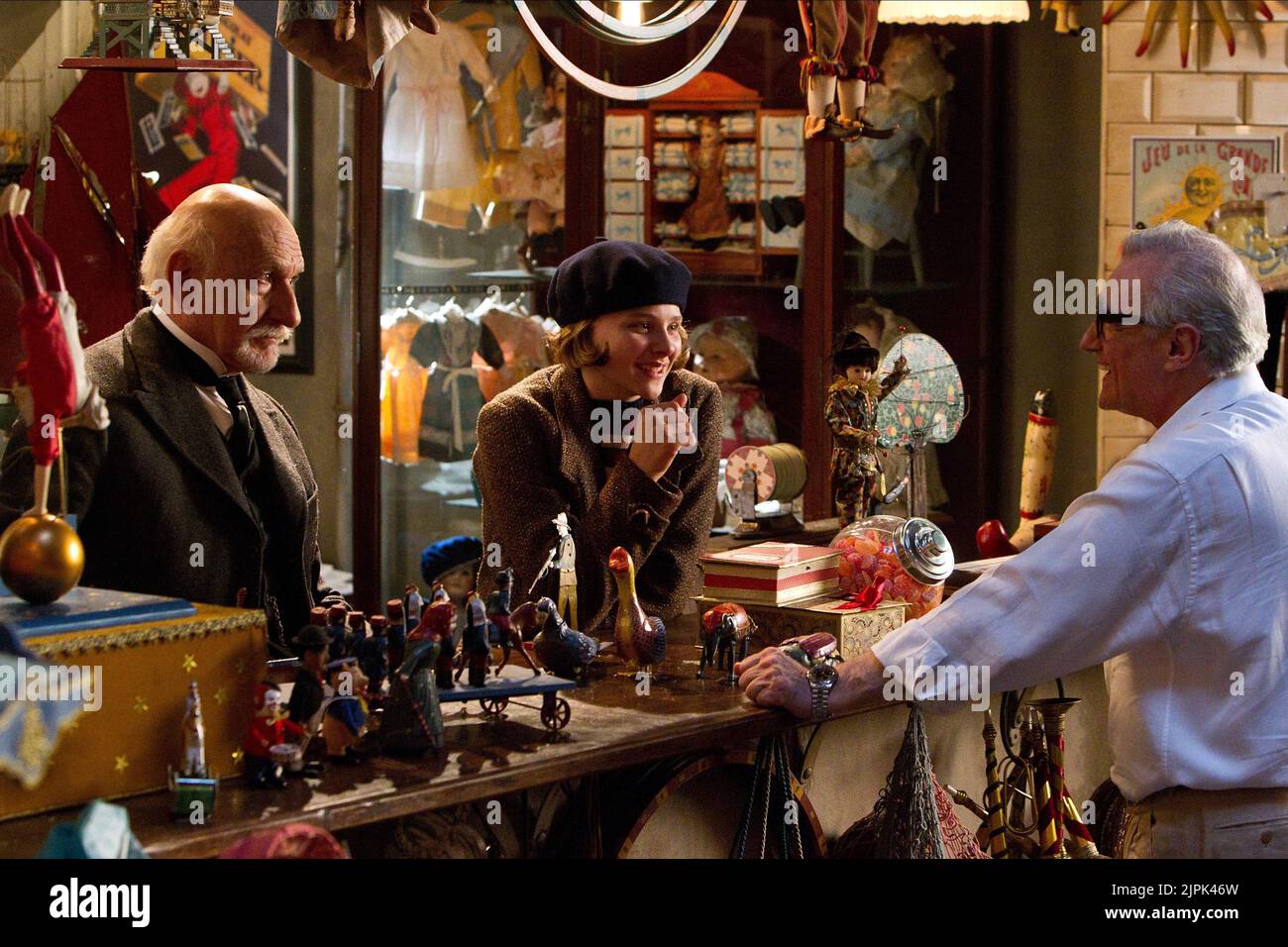 BEN KINGSLEY, CHLOË GRACE MORETZ, MARTIN SCORSESE, Hugo, 2011 Foto Stock