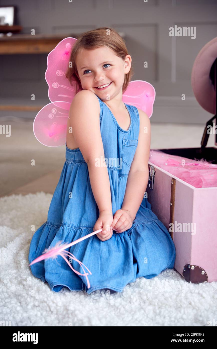 ragazza, giocare, vestire, fata, ragazze, gioca, vesti, fate Foto Stock