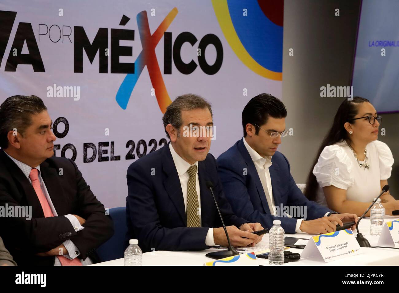 Città del Messico, Città del Messico, Messico. 18th ago, 2022. 18 agosto 2022, Città del Messico, Messico: Il presidente dell'Istituto Nazionale elettorale, Lorenzo CÃ³rdova Vianello, partecipa al forum ''Go for Mexico - for the Conforting of Democratic democratico'' con i coordinatori della Camera dei deputati del Partito della Rivoluzione Democratica, Luis Espinosa; Di azione Nazionale, Jorge Romero e il presidente del Partito della Rivoluzione Democratica, Gesù Zambrano nella Camera dei deputati a Città del Messico. Il 18 agosto 2022 a Città del Messico, Messico. (Credit Image: © Luis Barron/eyepix via ZUMA Pres Foto Stock