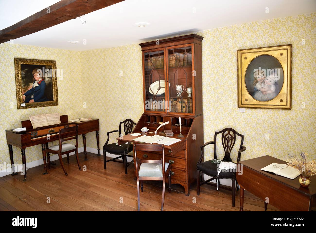 Sala da disegno, casa di Jane Austen, Chawton, vicino ad Alton, Hampshire, REGNO UNITO. Foto Stock