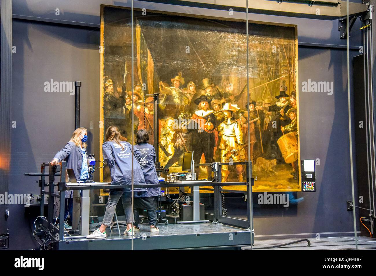 Amsterdam, Paesi Bassi. Settembre 2020. Il restauro del Nightwatch, un famoso dipinto di Rembrandt van Rijn. Foto di alta qualità Foto Stock