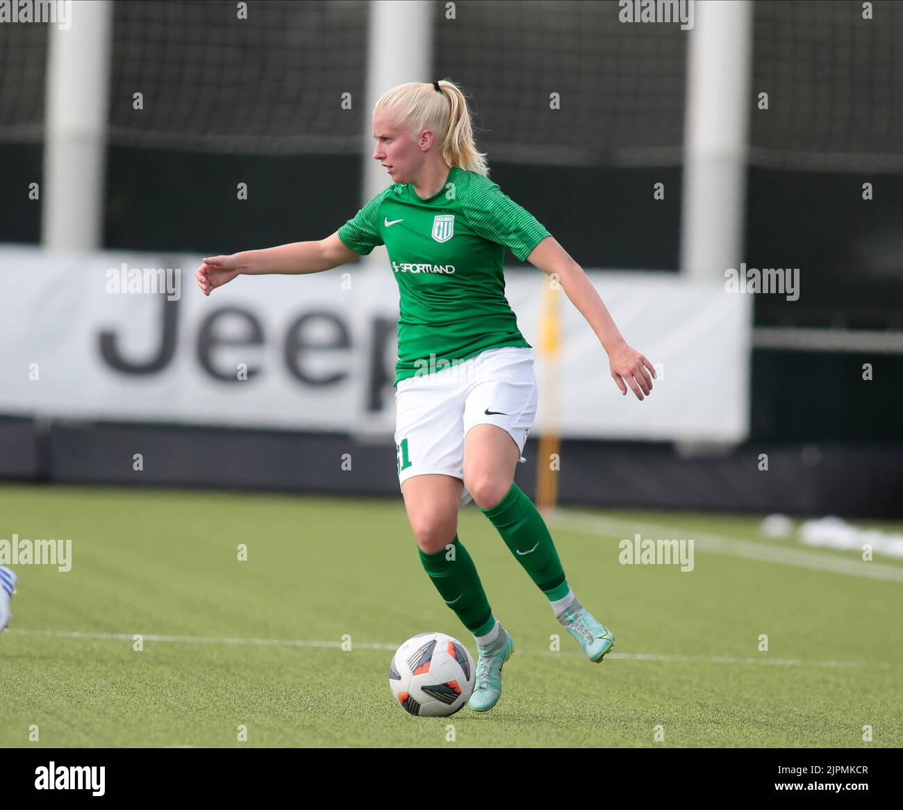 Vinovo, Italia. 18th ago, 2022. Getter Saar di Tallinna FC Flora durante la partita Tallin FC Flora e FC qiryat del primo turno di qualificazione della UEFA womenÂ&#X80;&#x99;s Champions League il 18 agosto 2022 presso il Juventus Training Ground di Torino. Photo Nderim Kaceli Credit: Independent Photo Agency/Alamy Live News Foto Stock