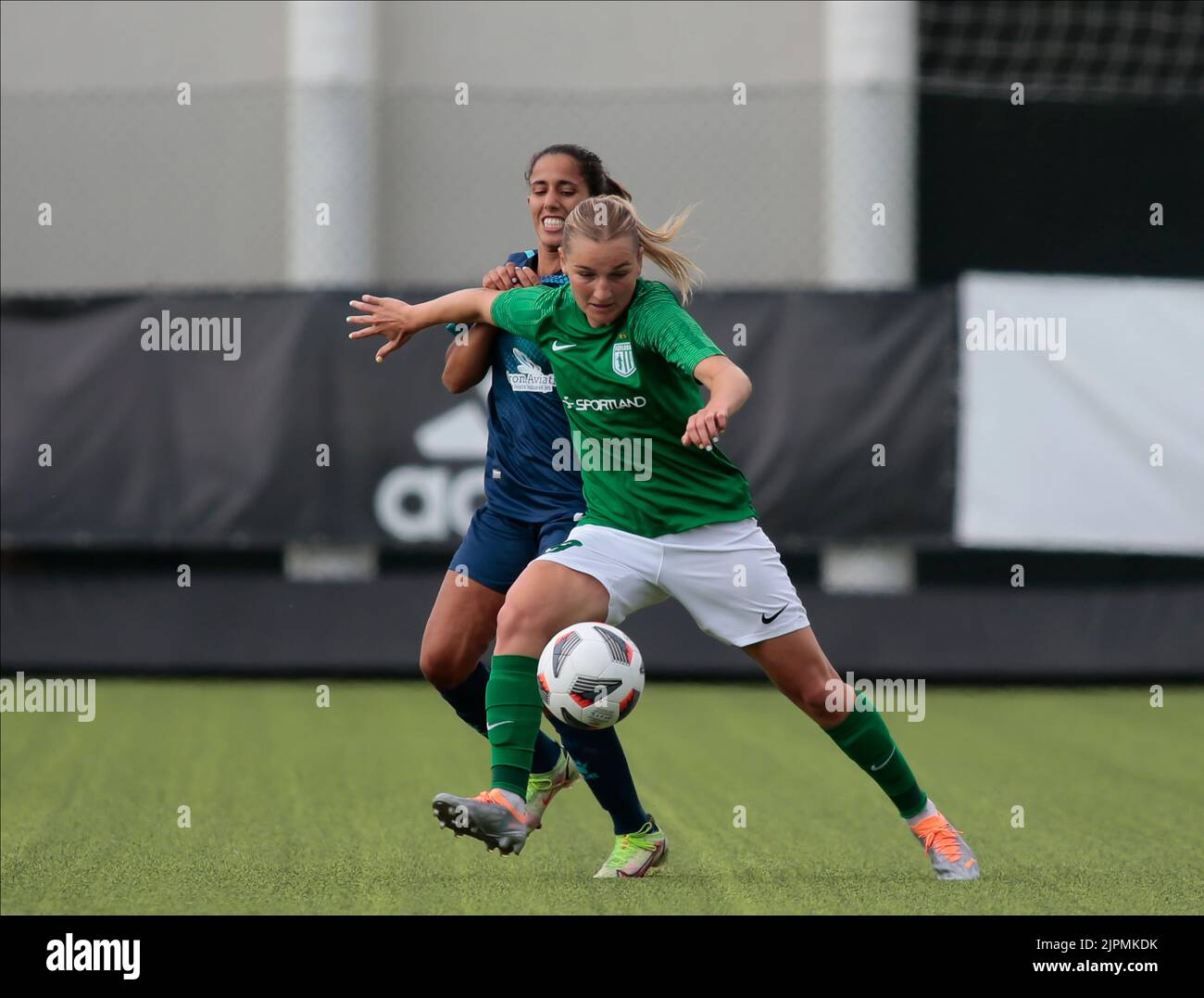 Vinovo, Italia. 18th ago, 2022. Kethy Ounpuu di Tallinna FC Flora durante la partita Tallin FC Flora e FC qiryat del primo turno di qualificazione della UEFA womenÂ&#X80;&#x99;s Champions League il 18 agosto 2022 presso il Juventus Training Ground di Torino. Photo Nderim Kaceli Credit: Independent Photo Agency/Alamy Live News Foto Stock